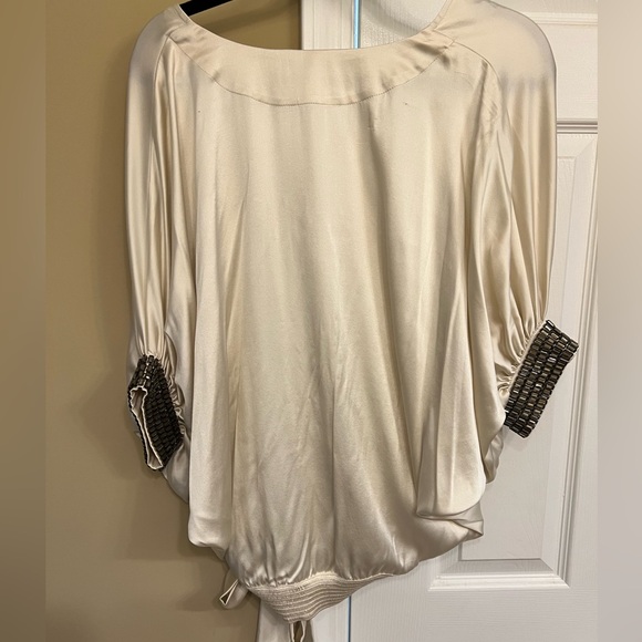 Hale Bob M Silk & beaded off white holidays blouse. Worn 1 time, Good condition - Picture 4 of 7